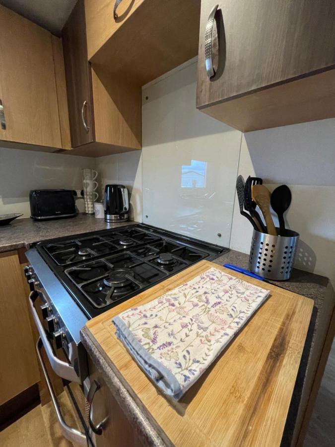 Impeccable 4-bed Caravan In Holiday home *