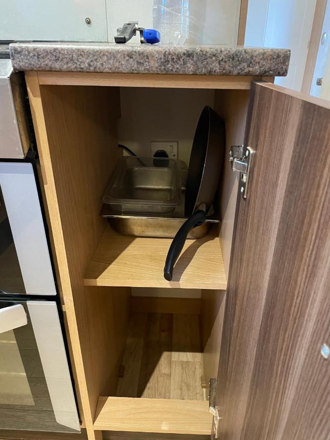 Impeccable 4-bed Caravan In Holiday home