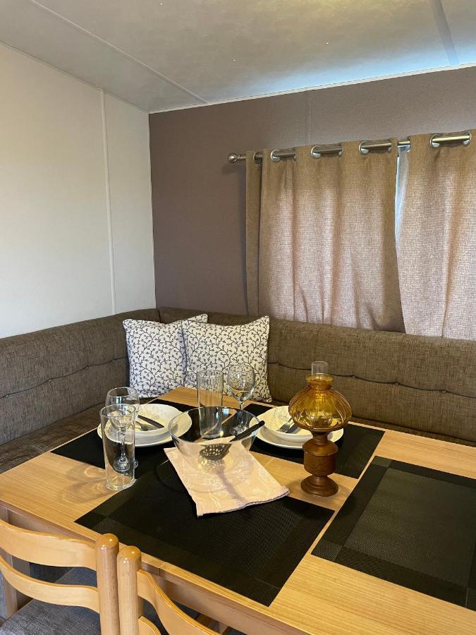 Holiday home Impeccable 4-bed Caravan In