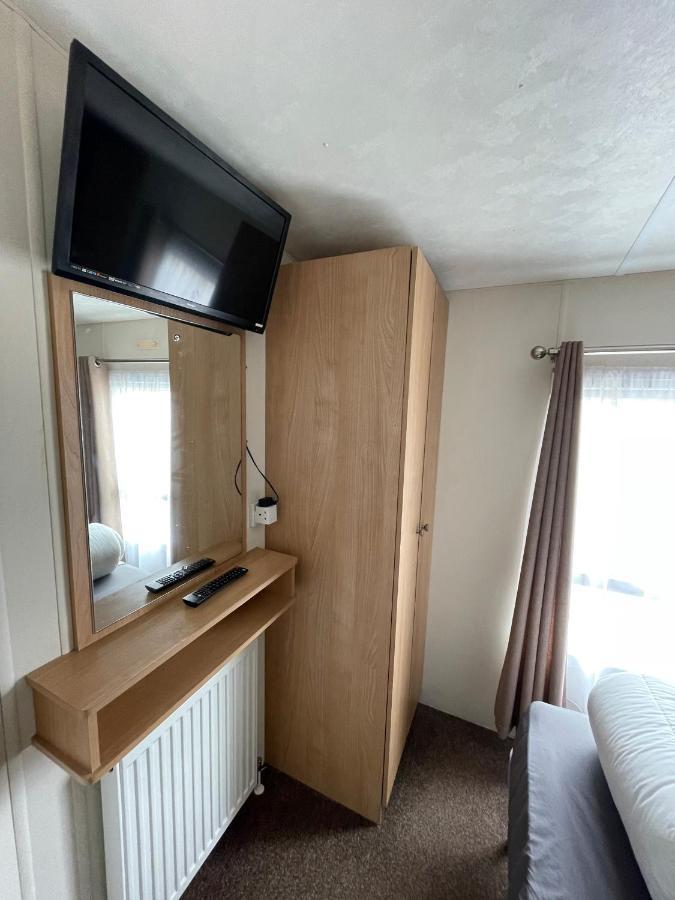 Impeccable 4-bed Caravan In *