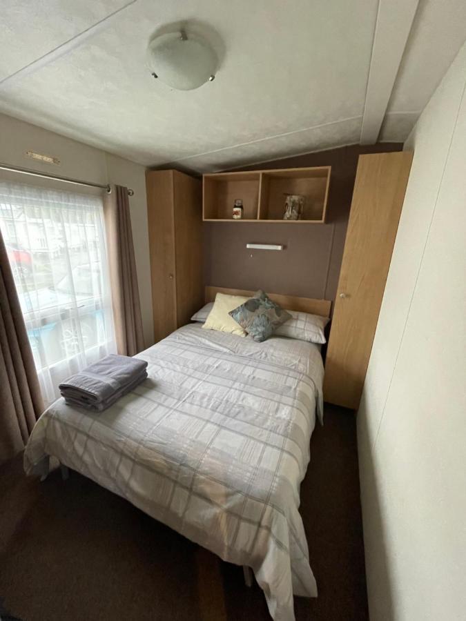 Impeccable 4-bed Caravan In Holiday home