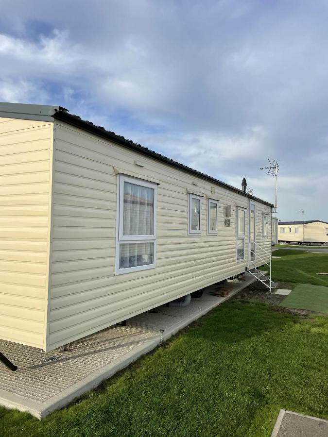 Impeccable 4-bed Caravan In *