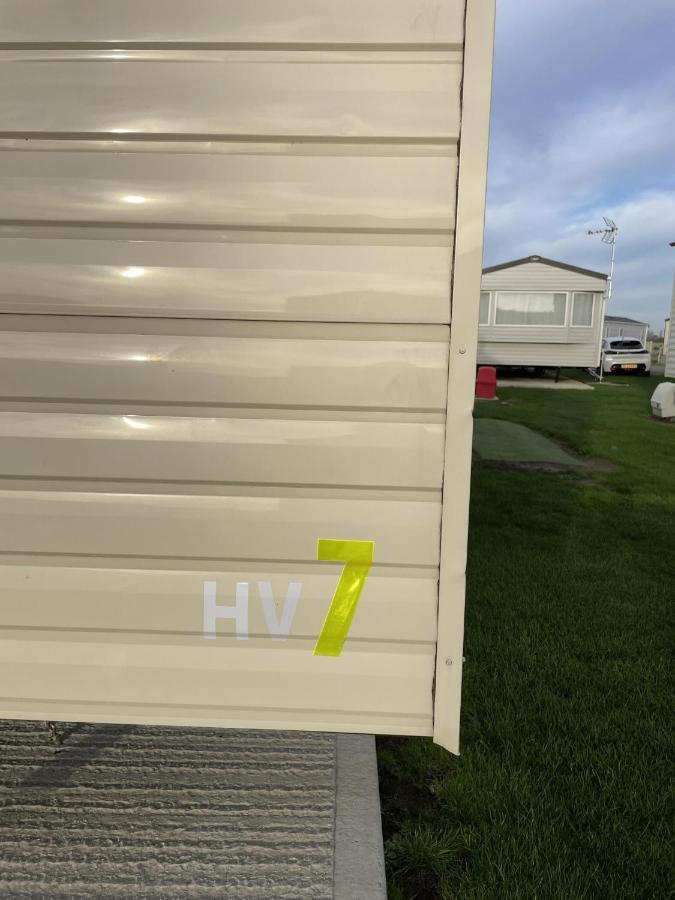 Holiday home Impeccable 4-bed Caravan In Clacton-on-Sea