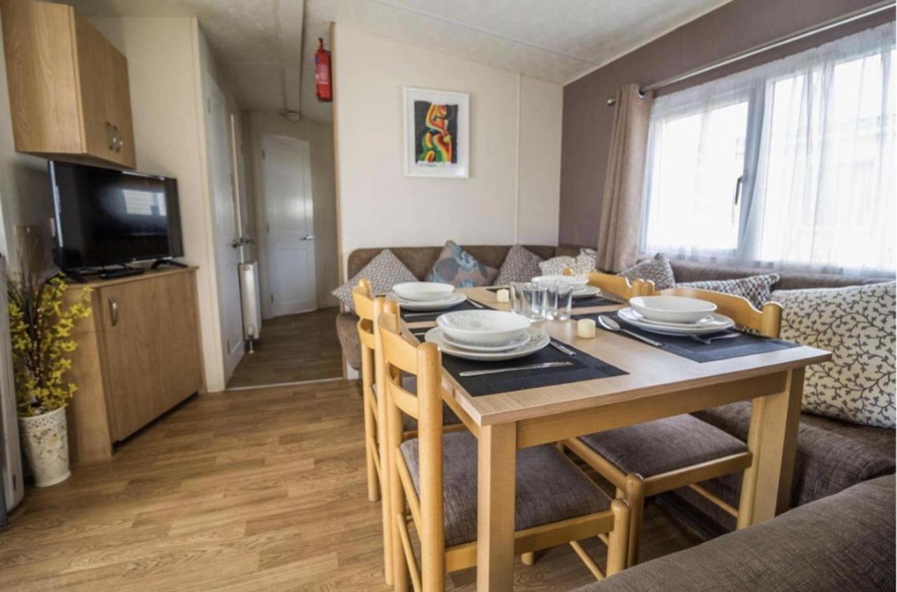 Holiday home Impeccable 4-bed Caravan In *
